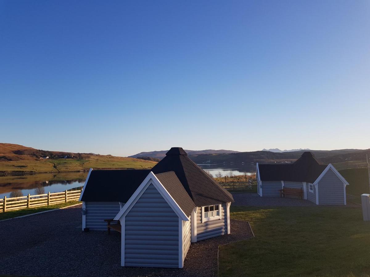 Skye Cabins Skeabost ภายนอก รูปภาพ