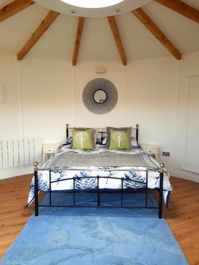 Skye Cabins Skeabost ภายนอก รูปภาพ